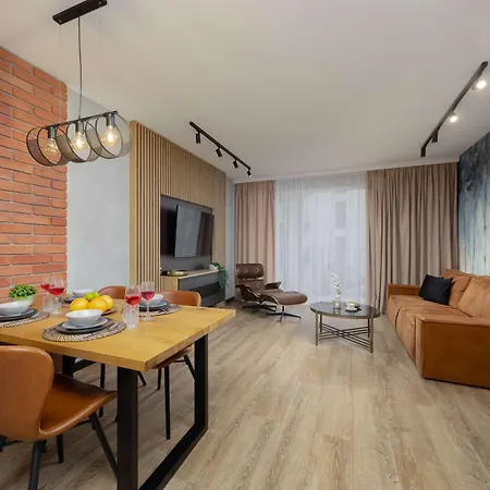 Klimatyczny Z Parkingiem Przy Manufakturze W Lodzi By Renters Apartman Łódź