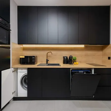 Klimatyczny Z Parkingiem Przy Manufakturze W Lodzi By Renters Apartman Łódź