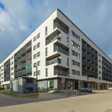 Klimatyczny Z Parkingiem Przy Manufakturze W Lodzi By Renters Apartman